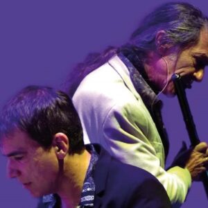 Su espectáculo La vida en el agua es un viaje lleno de sensibilidad, emoción y creatividad, un diálogo entre dos músicos, dos seres humanos